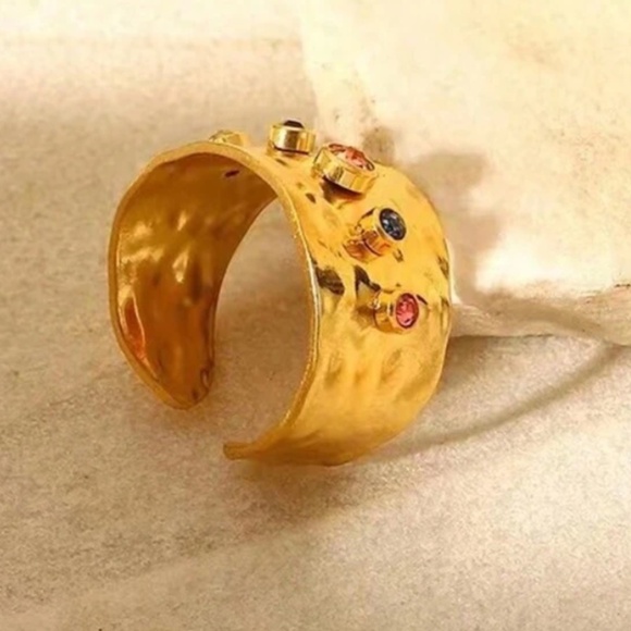 Luxe 18k Gold Plated Cubic Zirconia Adjustable Statement Ring - Picture 4 of 4